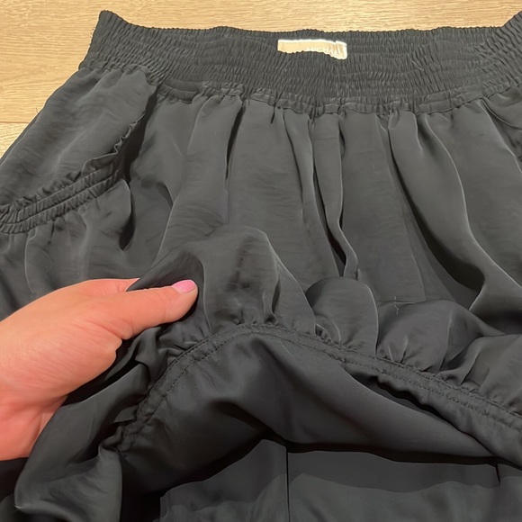 NWOT Michael Kors bubble hem volume gathered shirt. - Picture 4 of 7